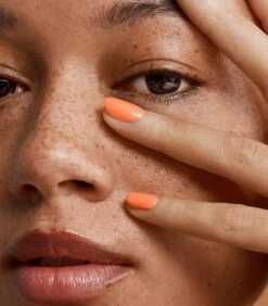 Pink Gellac - Glamorous Peach - Gellak - Vegan - Oranje - Glanzend - 15ml 15 Pink Gellac - Glamorous Peach - Gellak - Vegan - Oranje - Glanzend - 15ml -Max Factor Verkoop 1050x1200 39