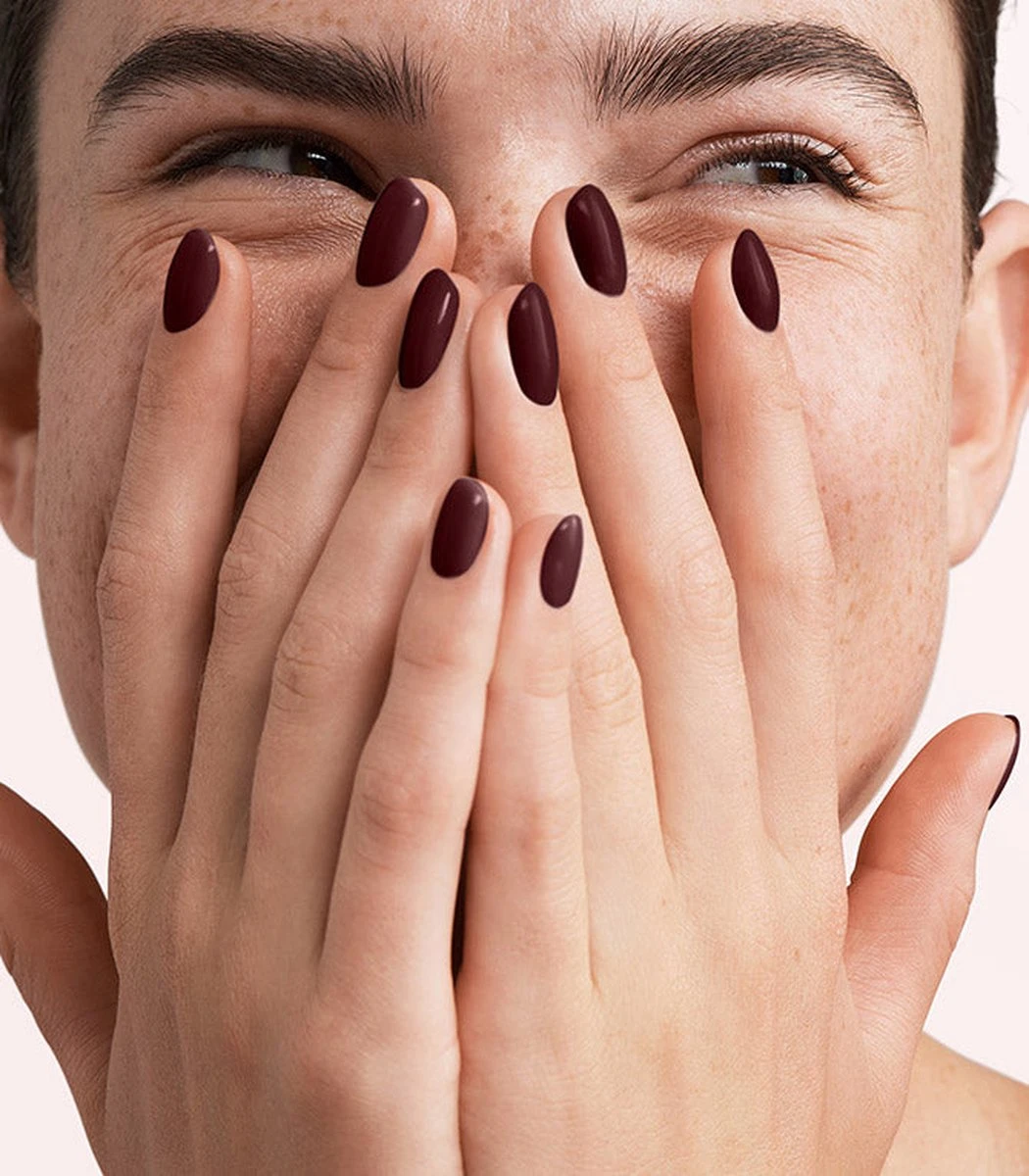 Pink Gellac - Sangria Red - Gellak - Vegan - Donkerrood - Creamy Finish - 15 Ml 2 Pink Gellac - Sangria Red - Gellak - Vegan - Donkerrood - Creamy Finish - 15 Ml - Afbeelding 2