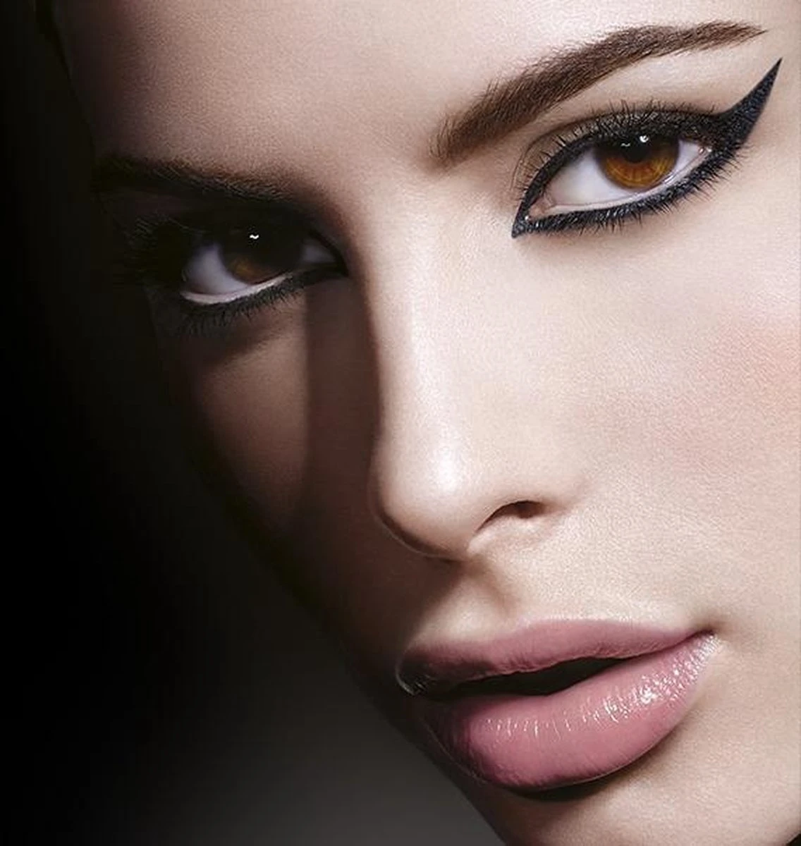 Maybelline Lasting Drama 24H Eyeliner - 4 Crushed Emerald 8 Maybelline Lasting Drama 24H Eyeliner - 4 Crushed Emerald - Afbeelding 8