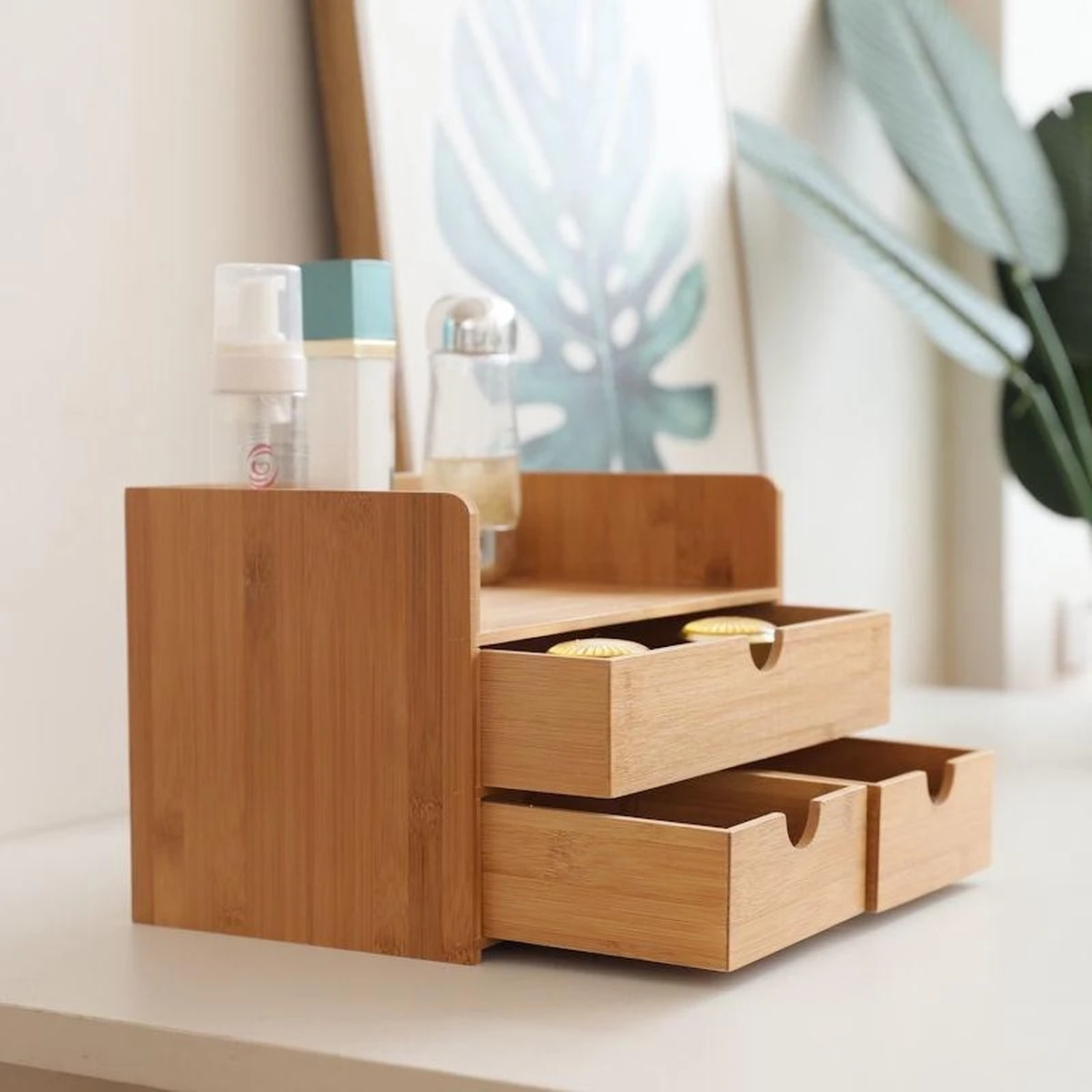 Merkloos Decopatent® Luxe Make-up Organizer Met 3 Lades - Cosmetica Organizer Make Up Met Schuiflade Bamboe Hout - Cosmeticahouder - Toren 1 Merkloos Decopatent® Luxe Make-up Organizer Met 3 Lades - Cosmetica Organizer Make Up Met Schuiflade Bamboe Hout - Cosmeticahouder - Toren