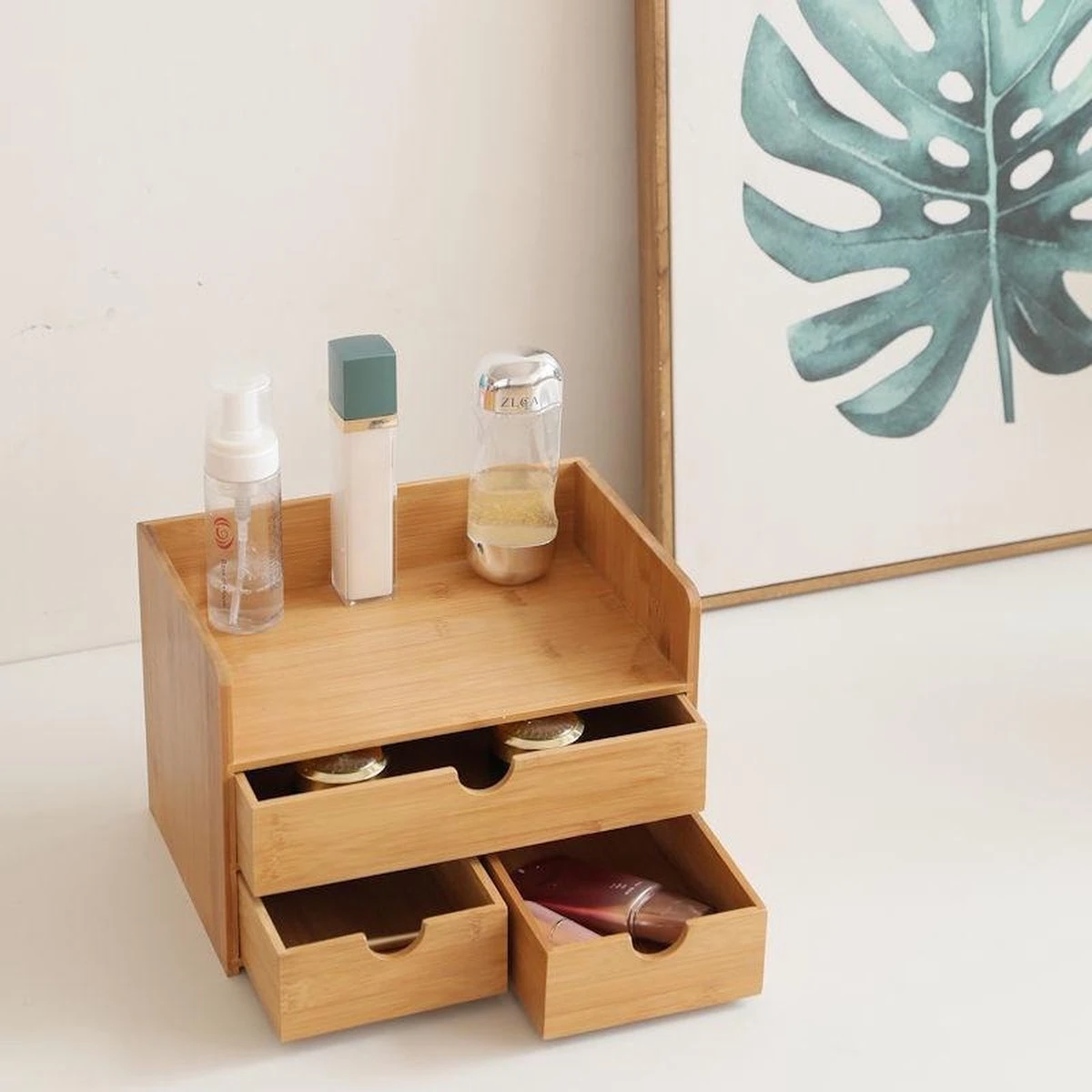 Merkloos Decopatent® Luxe Make-up Organizer Met 3 Lades - Cosmetica Organizer Make Up Met Schuiflade Bamboe Hout - Cosmeticahouder - Toren 2 Merkloos Decopatent® Luxe Make-up Organizer Met 3 Lades - Cosmetica Organizer Make Up Met Schuiflade Bamboe Hout - Cosmeticahouder - Toren - Afbeelding 2