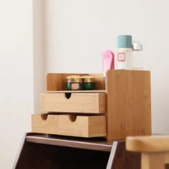 Merkloos Decopatent® Luxe Make-up Organizer Met 3 Lades - Cosmetica Organizer Make Up Met Schuiflade Bamboe Hout - Cosmeticahouder - Toren 14 Merkloos Decopatent® Luxe Make-up Organizer Met 3 Lades - Cosmetica Organizer Make Up Met Schuiflade Bamboe Hout - Cosmeticahouder - Toren -Max Factor Verkoop 1200x1200 153