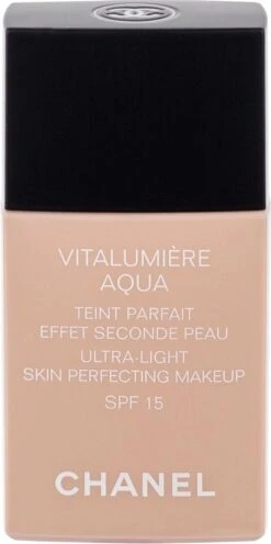 Nieuwe Producten 23 Chanel Vitalumiere Aqua Foundation - 30 Beige - SPF15 - 30 Ml